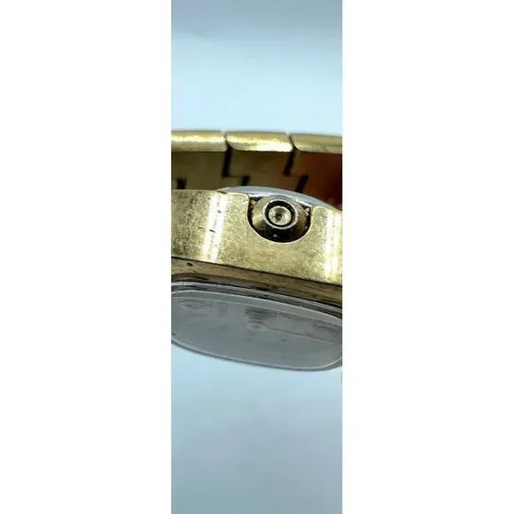 Timex Q Quartz K Cell Push Button Crown Vintage Ladies Gold Tone Watch - Picture 4 of 6